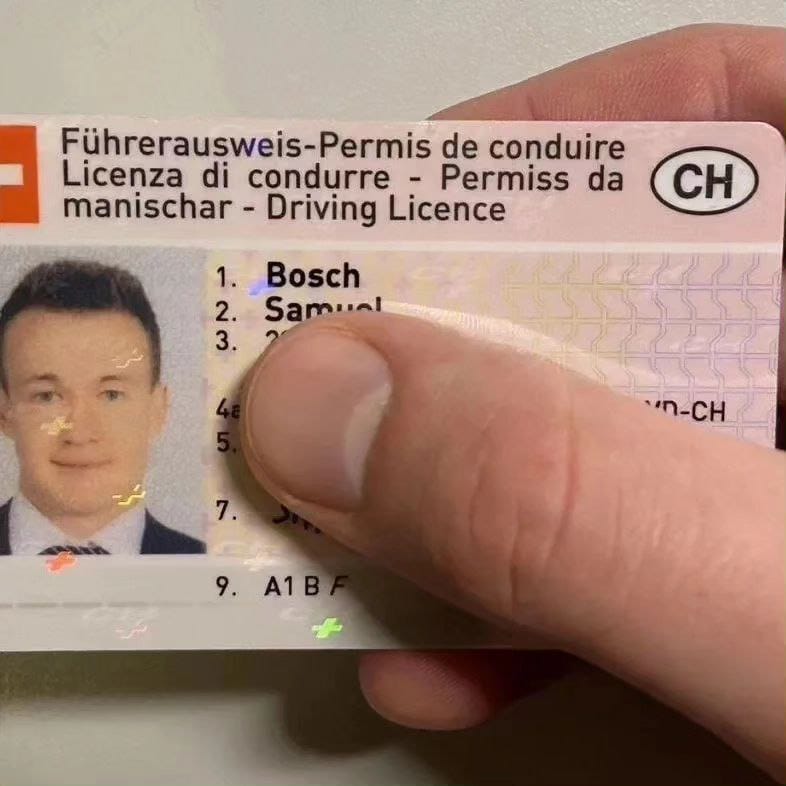 Den Weg zum Führerschein bereits mit 17 Jahren beginnen ist in der Schweiz erlaubt. Ab deinem 17.